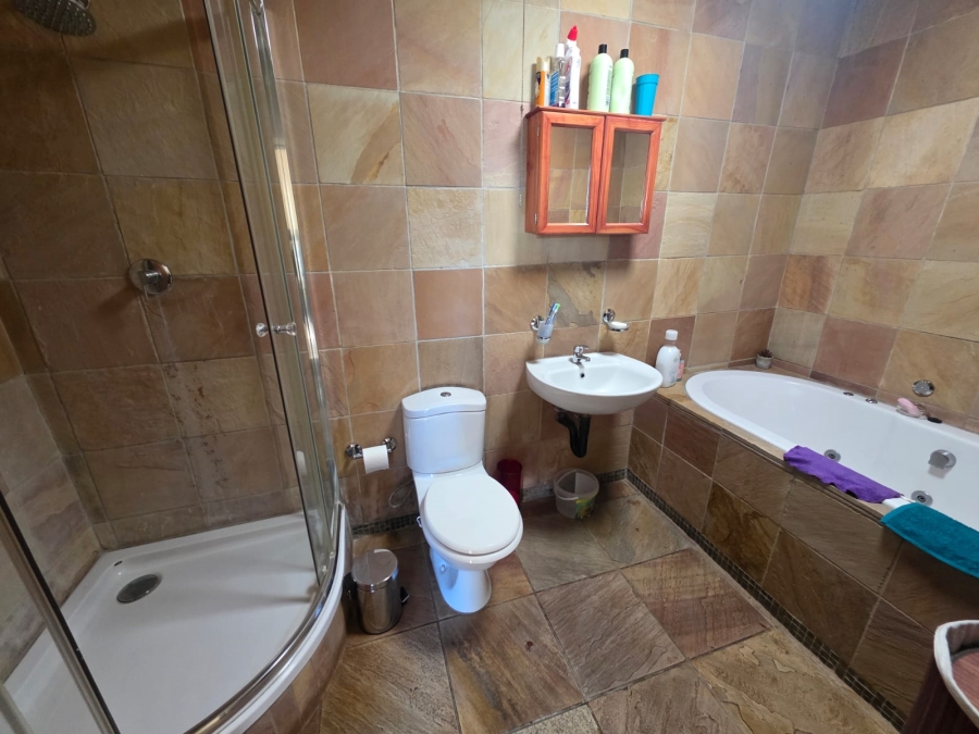 4 Bedroom Property for Sale in Lindequesdrif North West